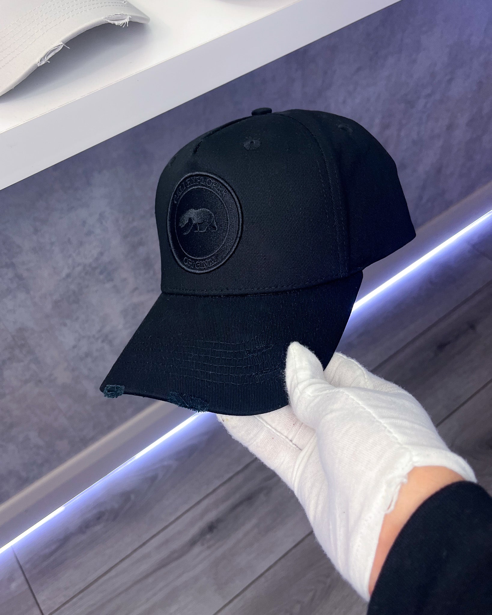 KALI | V2 Black-out Explorer-pet