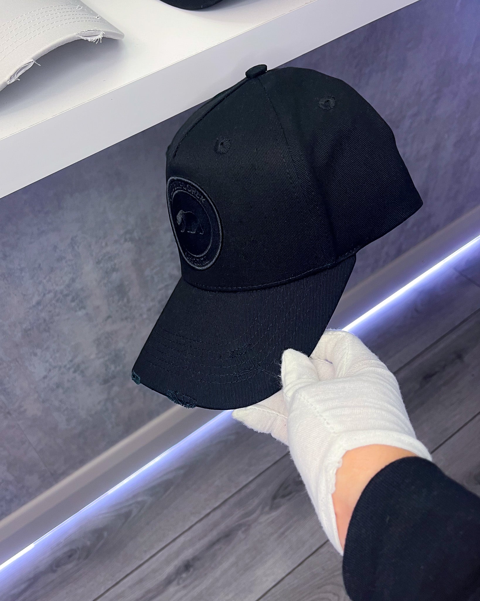 KALI | V2 Black-out Explorer-pet