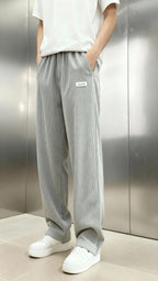 Gerippte Herrenhosen - Weite, gerade geschnittene Freizeithosen für modernen Stil