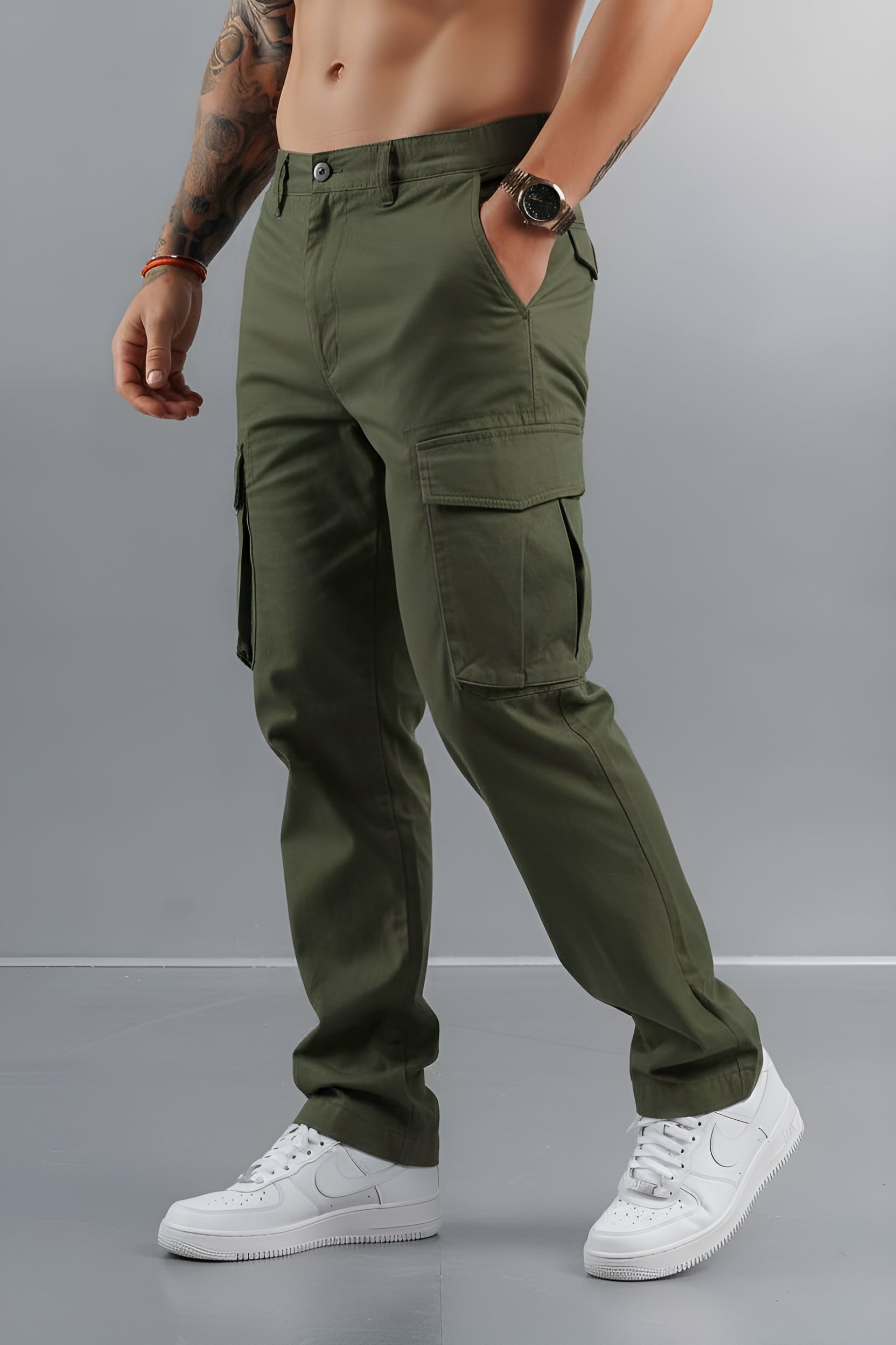 Wide fit cargo pants with side pockets